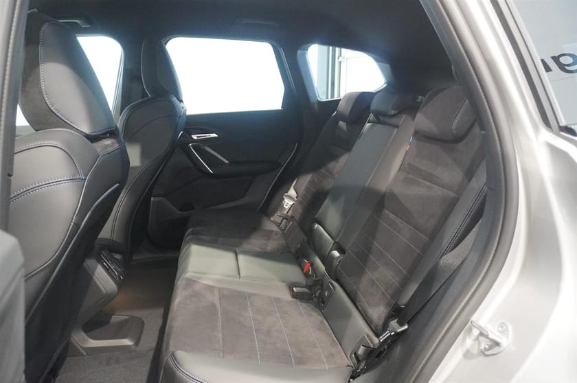 Bild 5 av BMW iX1 eDrive20 M Sport Active Ed Drag Tonade Rutor DA