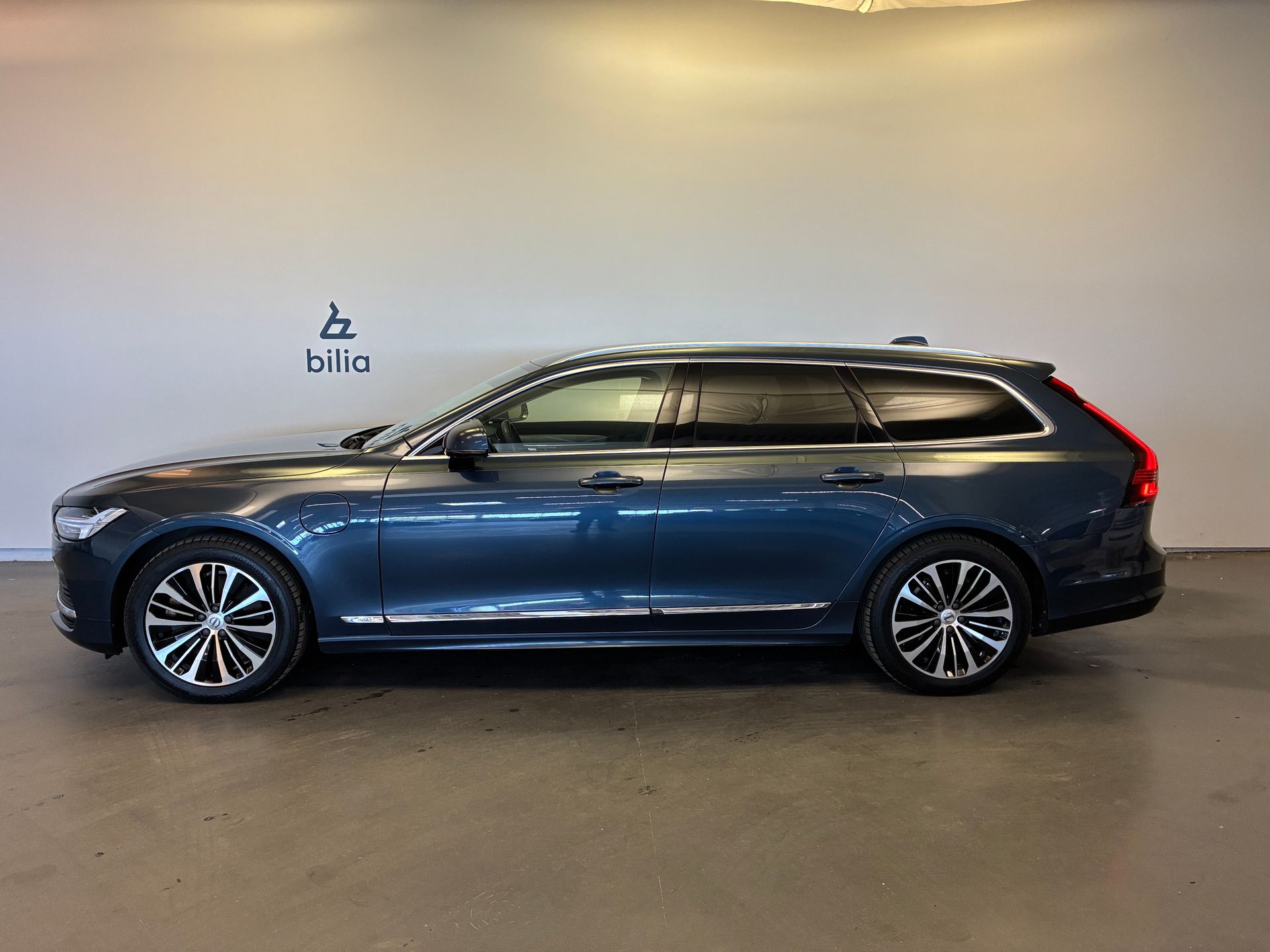 Volvo V90 Recharge T6 Core Bright 2023, bild 3/10