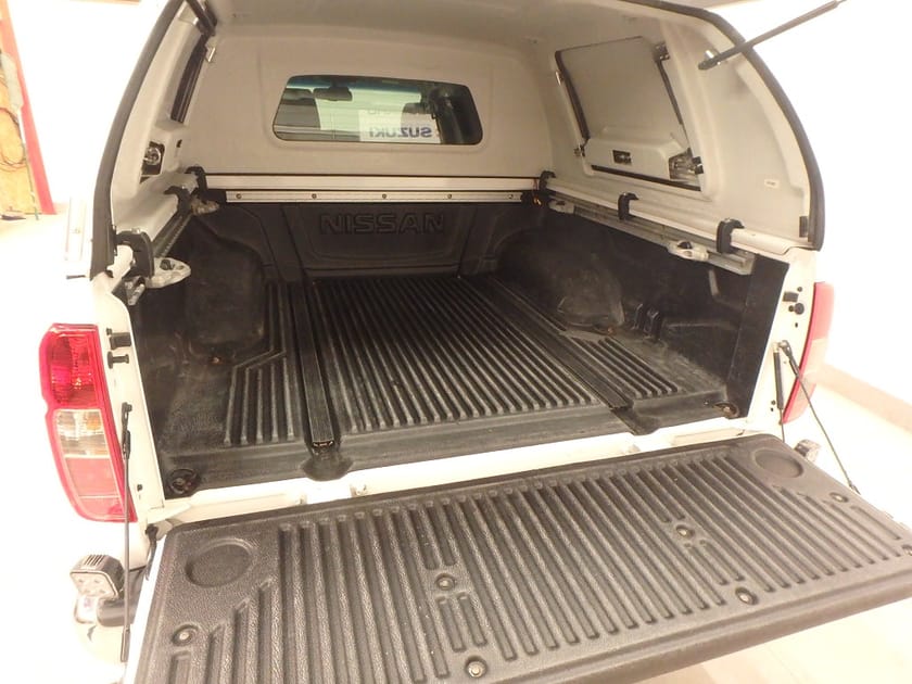 Bild 4 av Nissan Navara Dubbelhytt 3.0 dCi V6 4x4 Euro 5 Kåpa