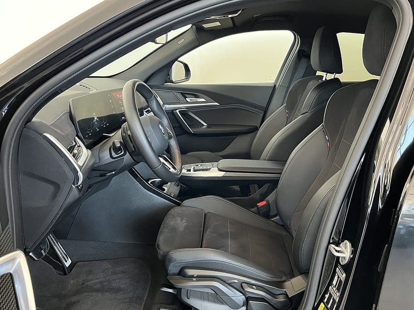 Bild 5 av BMW iX2 xDrive30 M Sport Drag 19" Rattvärme Park Assist