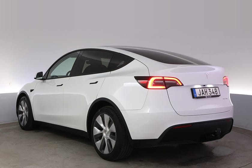 Bild 4 av Tesla Model Y Long Range AWD Uppgr. Autopilot Pano Drag