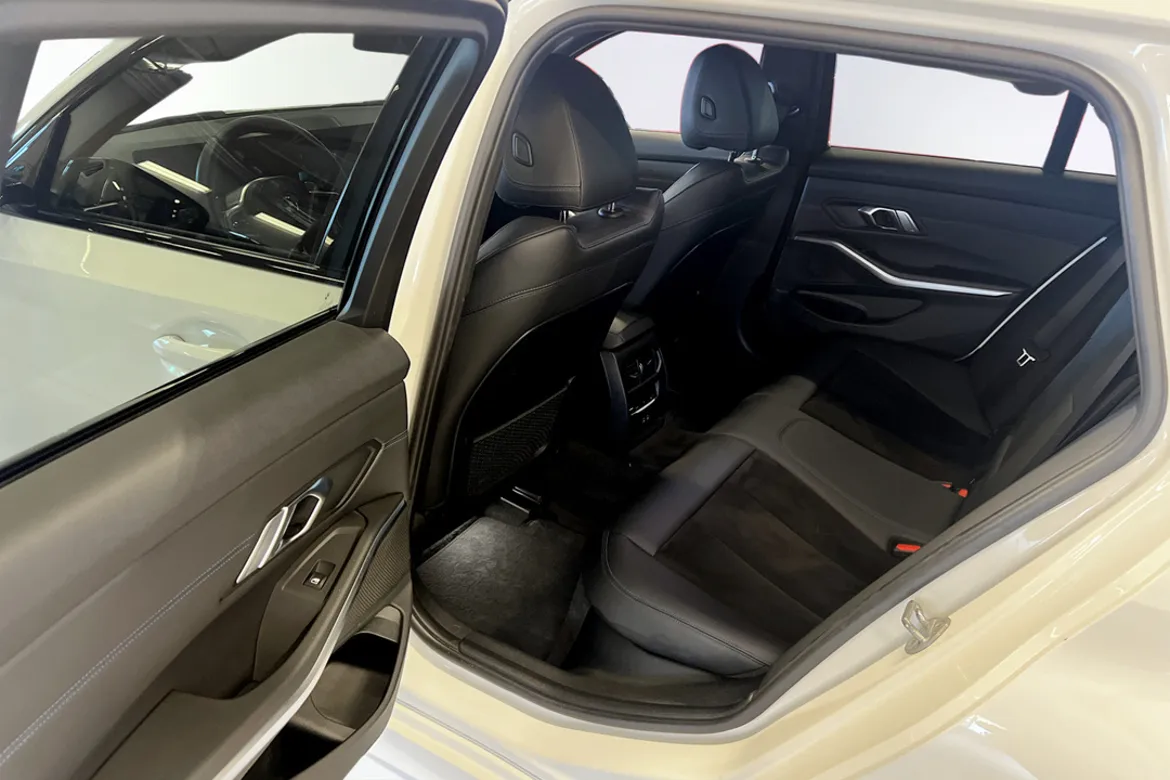 BMW 330e xDrive Touring