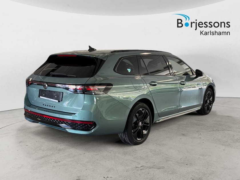 Bild 3 av Volkswagen Passat Variant eHybrid Laddhybrid 272Hk SWE Edt R-Line