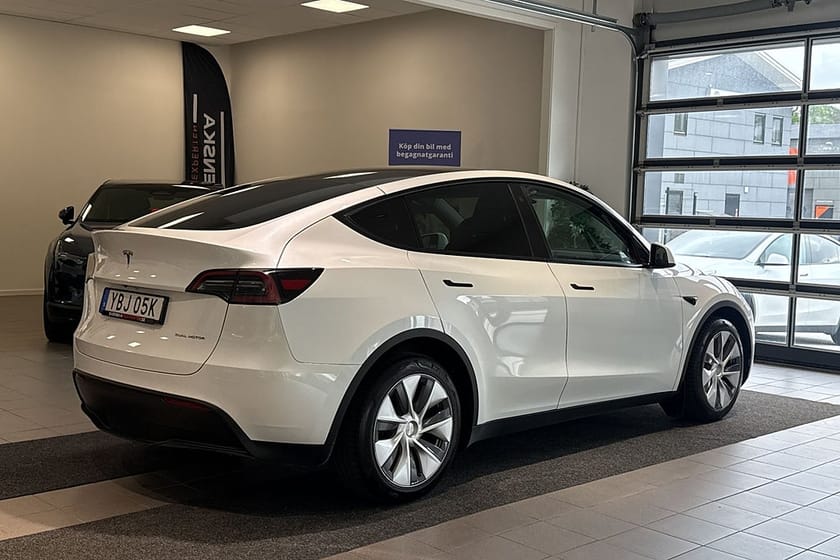 Bild 4 av Tesla Model Y Long Range AWD 514hk Autopilot3 /Panorama/Drag/ SoH 93%