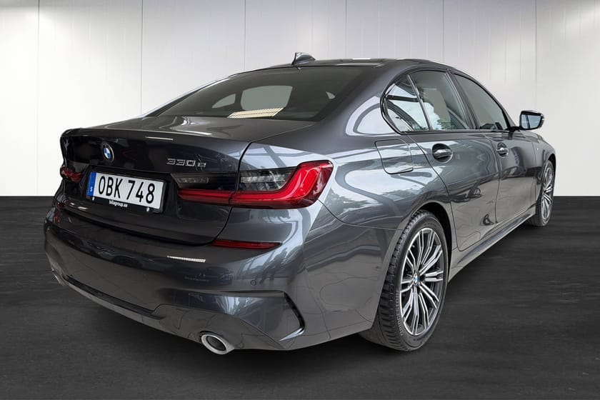 Bild 4 av BMW 330e Sedan Steptronic M-Sport / V-Hjul