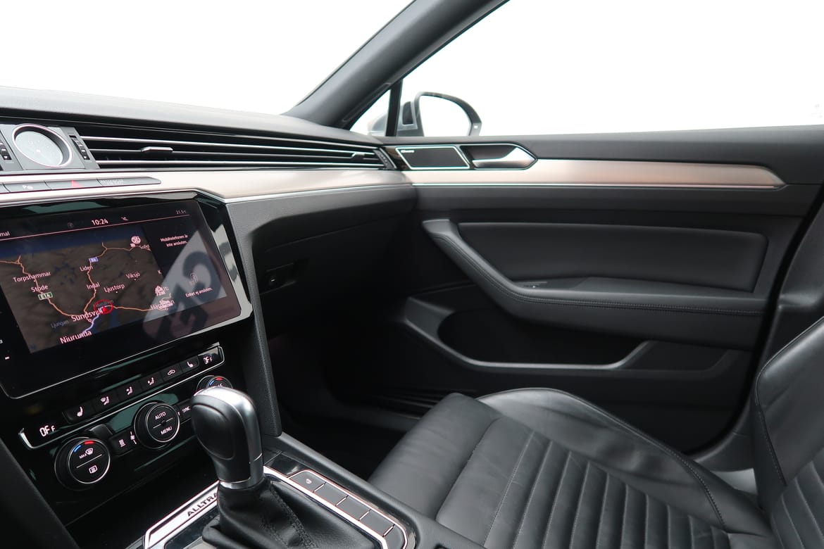 Volkswagen Passat 2019 - miniatyr 24