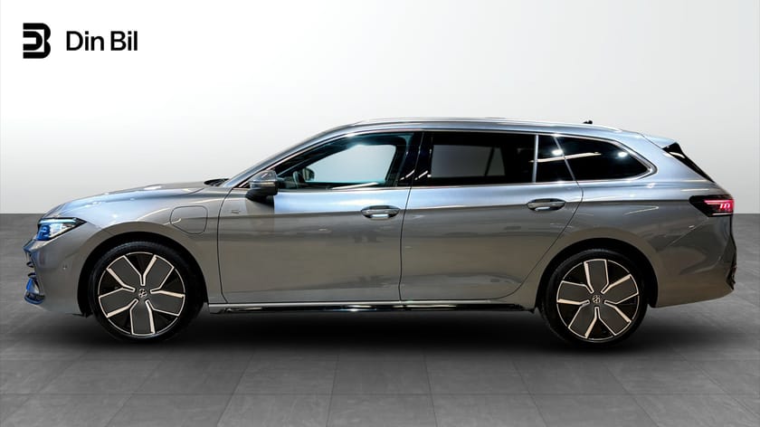 Bild 2 av Volkswagen Passat Variant eHybrid DSG Edition/R-Line/Pano/Drag