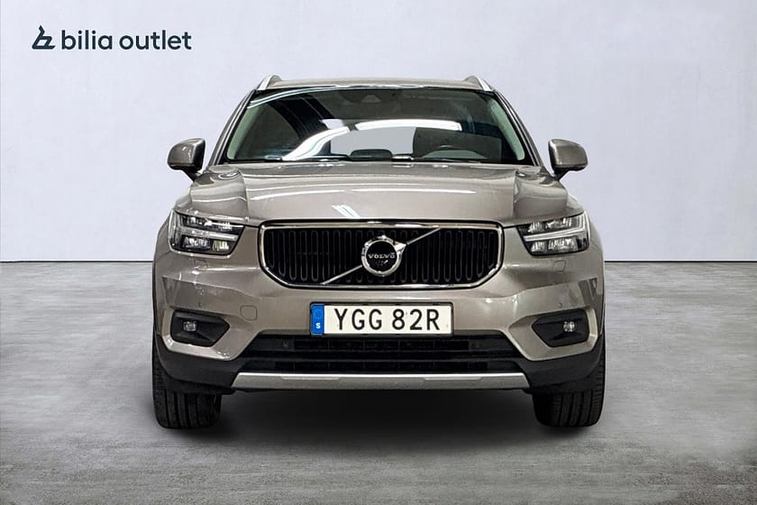 Bild 3 av Volvo XC40 B4 AWD Bensin Momentum Adv SE 197hk Navi Drag H/K 360°