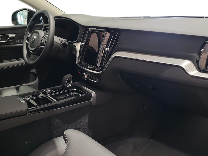 Bild 4 av Volvo V60 T6 Plus Dark Nordic Edition. Demo.