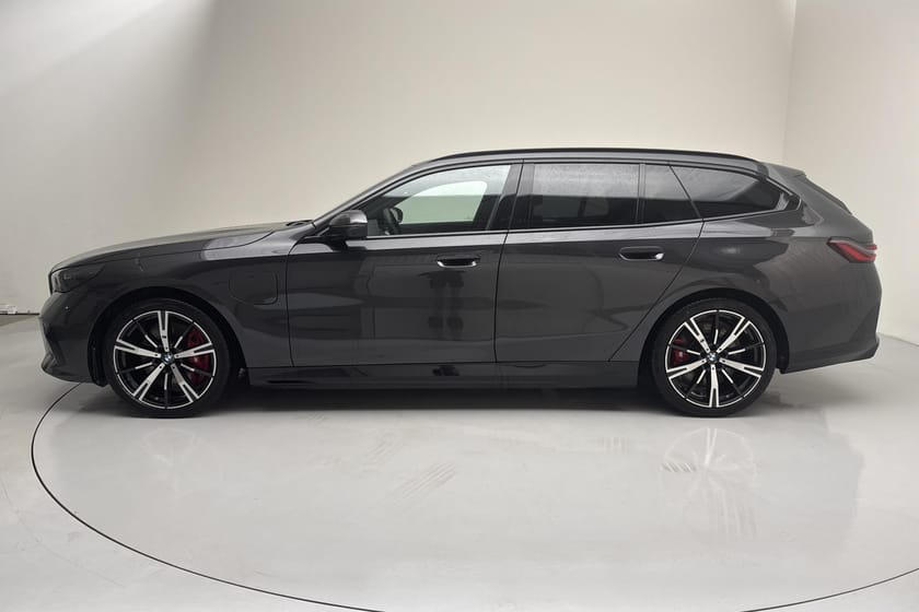 Bild 2 av BMW 550e xDrive Touring