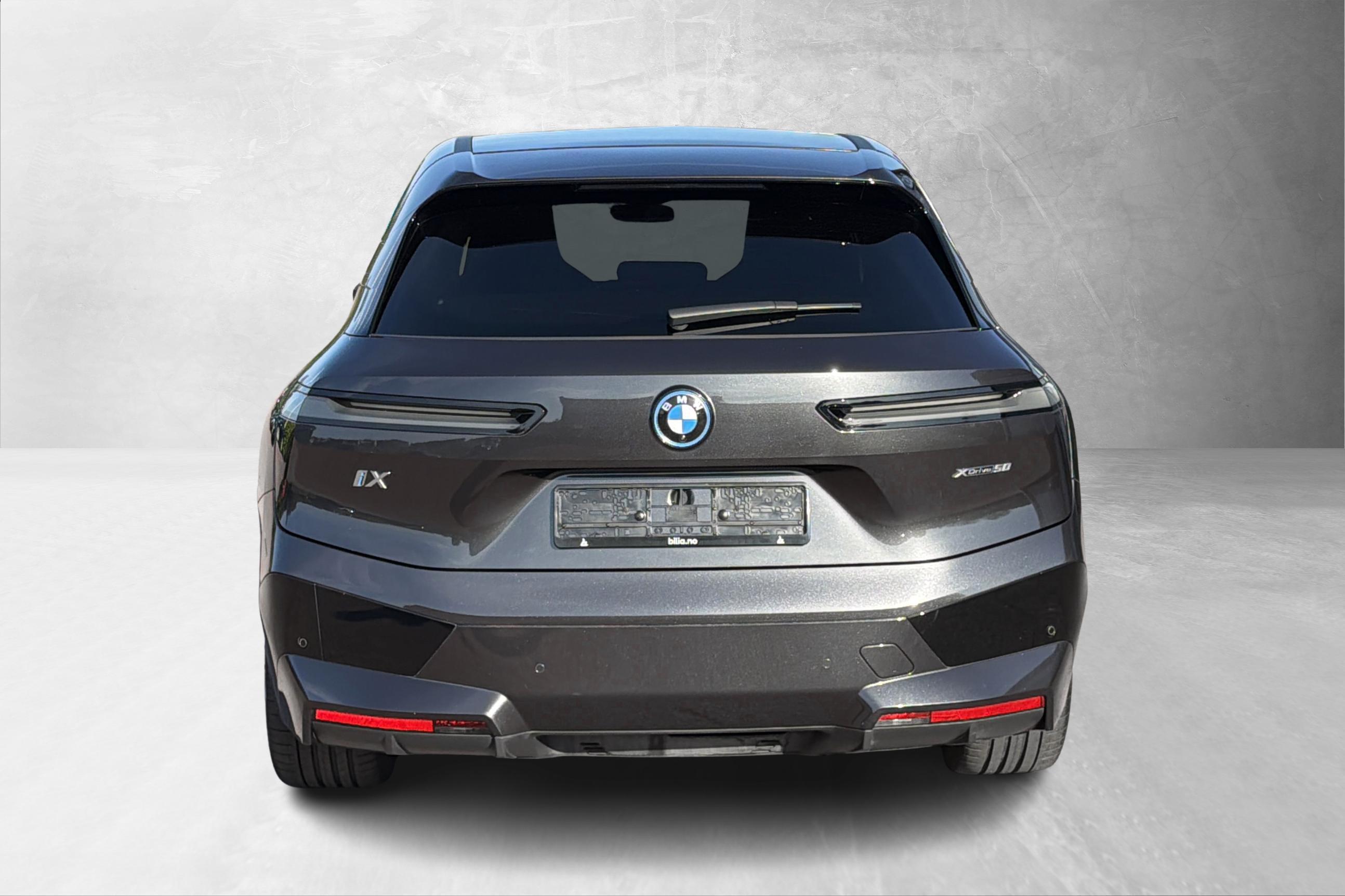 BMW iX xDrive50, 524hp, 2023