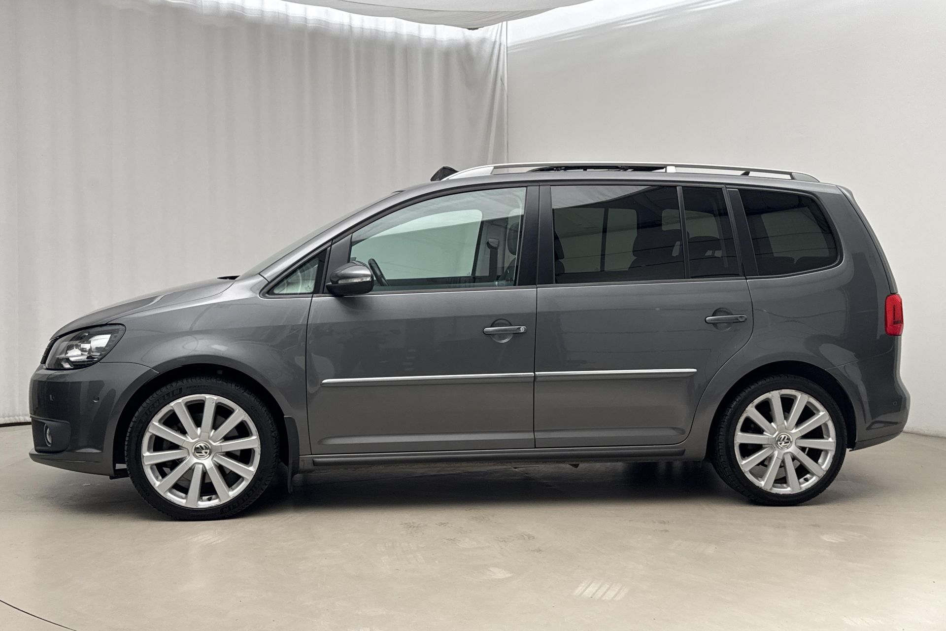 Volkswagen Touran 2.0 TDI DPF 2012, bild 2/10
