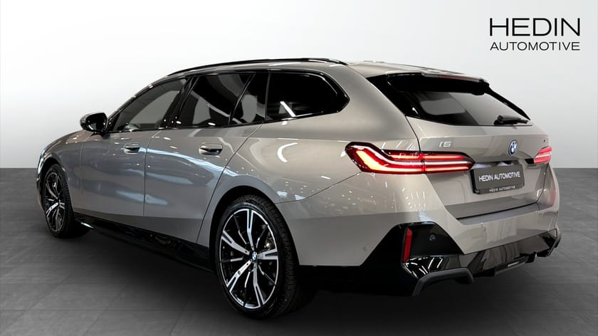 Bild 2 av BMW i5 xDrive40 Touring M Sport H/K Drag Rattvärme