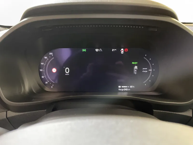 Bild 15 av 17 – Volvo XC40 Recharge Core Edition