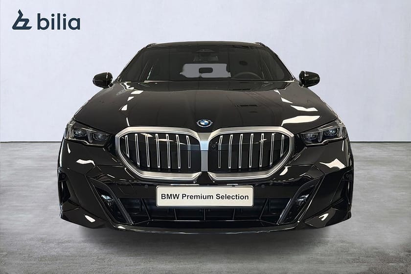 Bild 5 av BMW 530e xDrive Touring | B&W | Drag | Aktiv farth. | 360