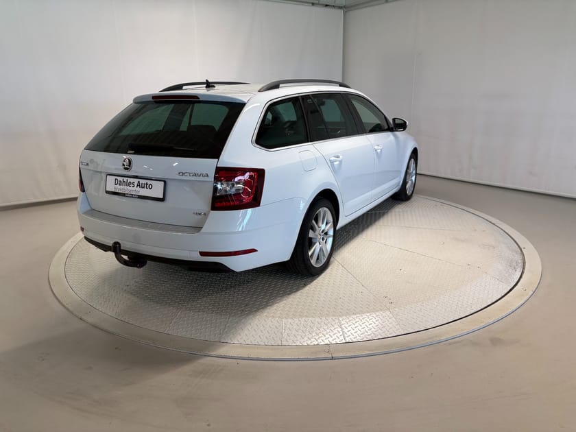 Bilde 5 av Škoda Octavia Stasjonsvogn Style 184 HK 4x4 DSG Krok/Webast/ACC/Ryggekam/Navi/EU28