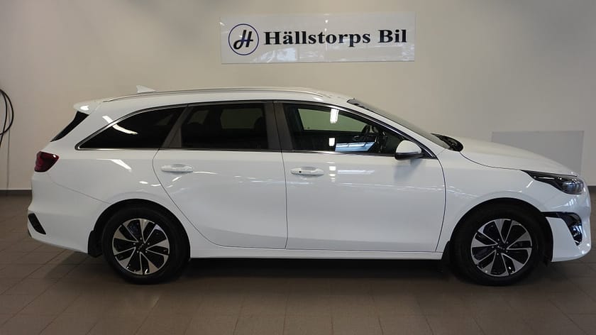 Bild 2 av Kia Ceed Sportswagon Plug-in Hybrid ADVANCE/DRAG/B-KAMERA/RATTVÄRMARE