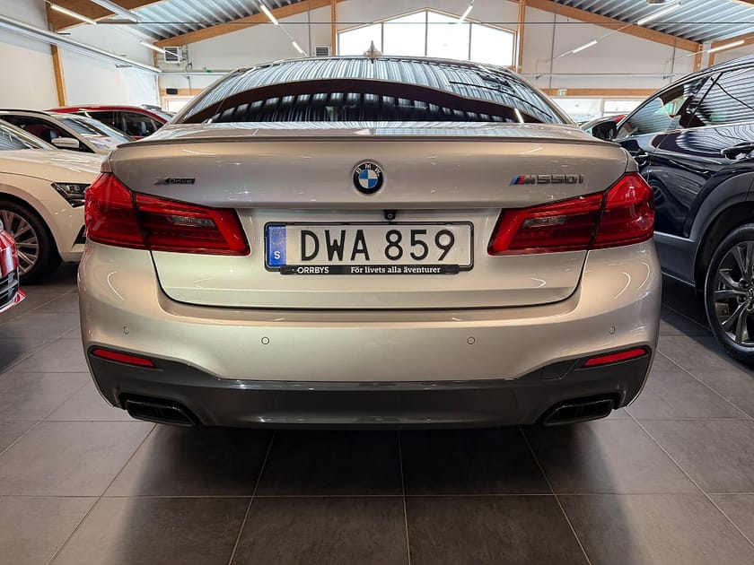 Bild 4 av BMW M550i xDrive Sedan 462hk, Ultimate Edition, Svensksåld, Individual