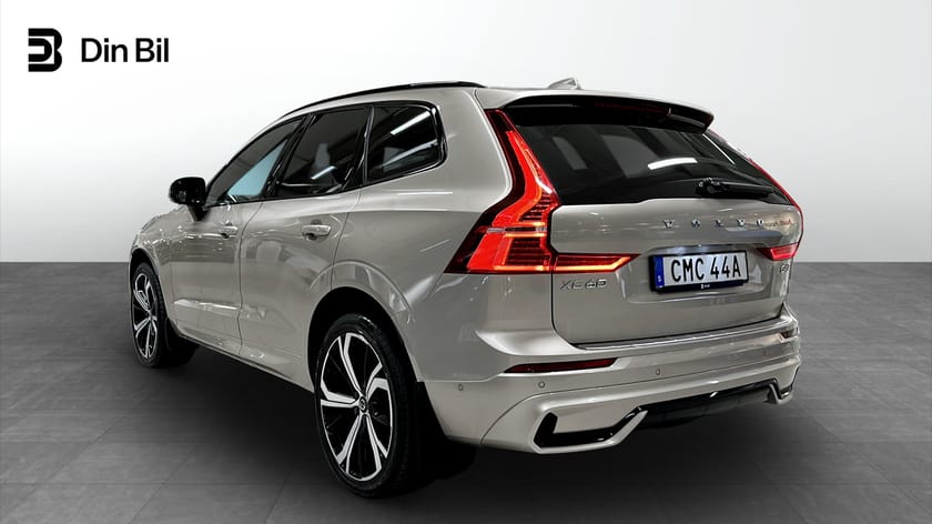 Bild 3 av Volvo XC60 B4 AWD 197 HK Geartronic Plus Dark Pano I Harman