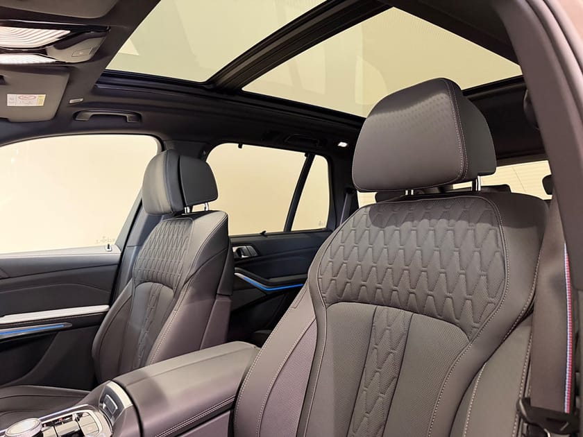 Bild 5 av BMW X5 xDrive50e xDrive 50e, M-Sport Pro, Sky Lounge, Drag, Komfortstol