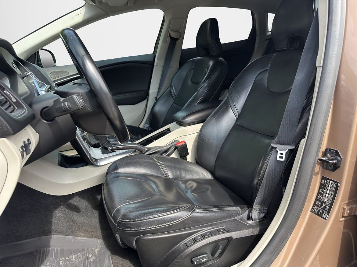 Volvo V40, bild 9 av 17