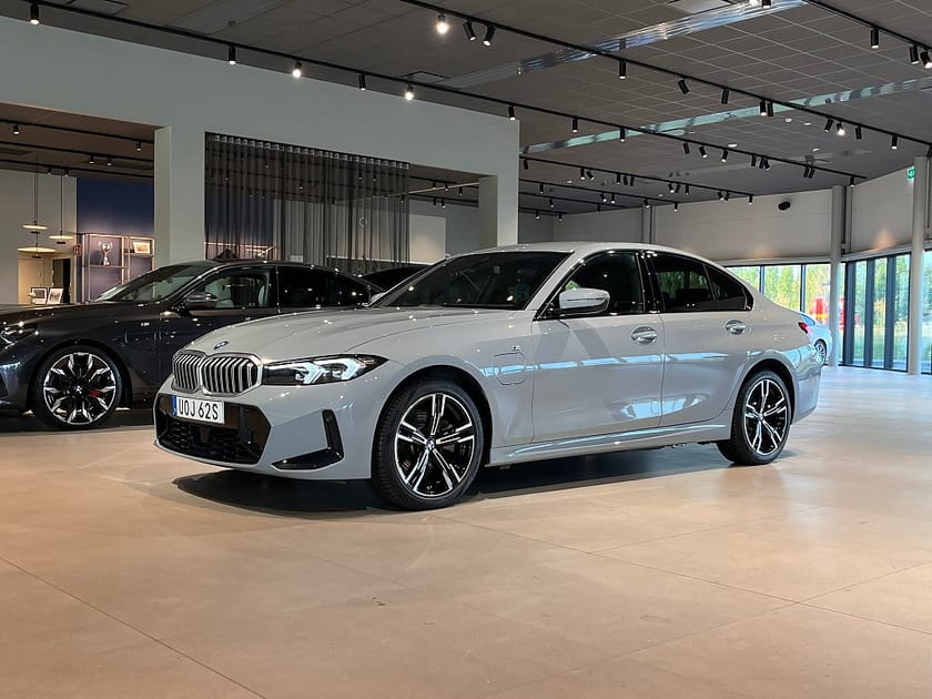 Bild 1 av BMW 330e xDrive Sedan