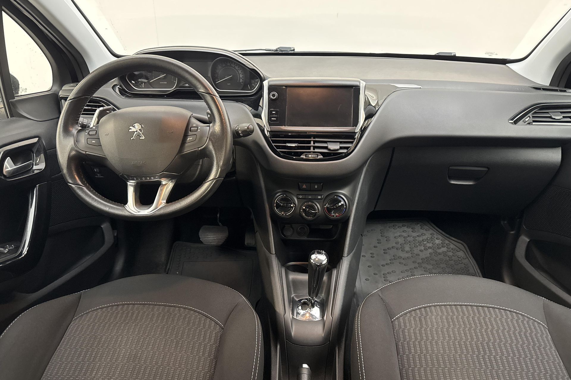Peugeot 208 1.2 PureTech 82 2018, bild 7/10