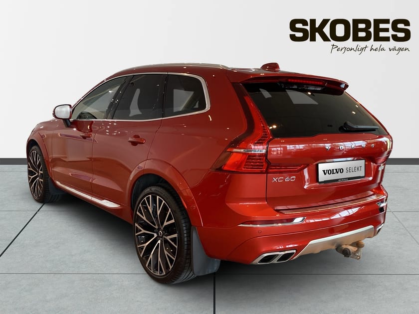Bild 5 av Volvo XC60 B5 AWD Bensin Inscription, Läder, Panoramatak, 22" Fälgar, Drag