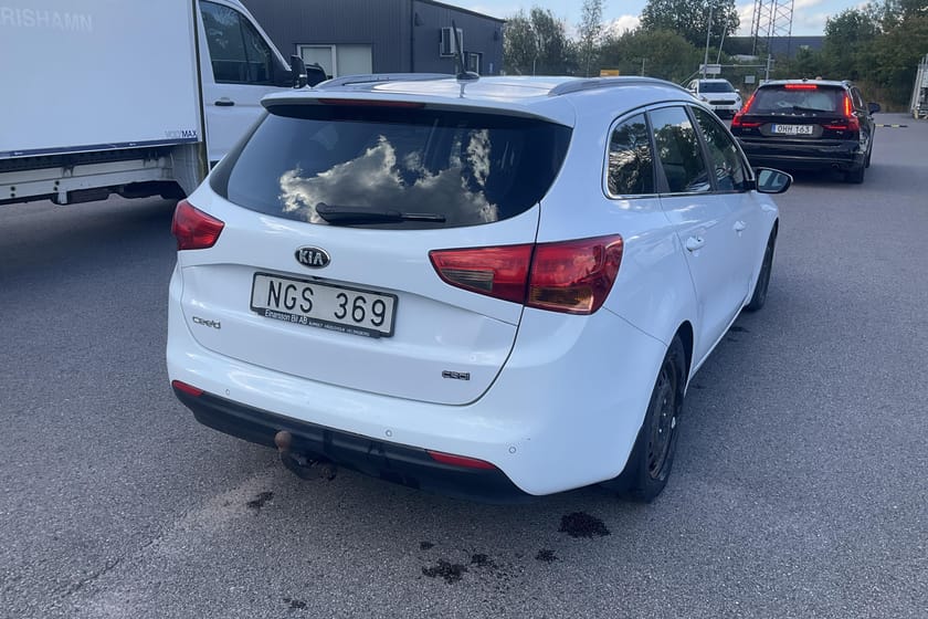 Bild 5 av Kia cee'd_sw Cee'd 1.6 CRDi SW (128hk) Reparationsobjekt
