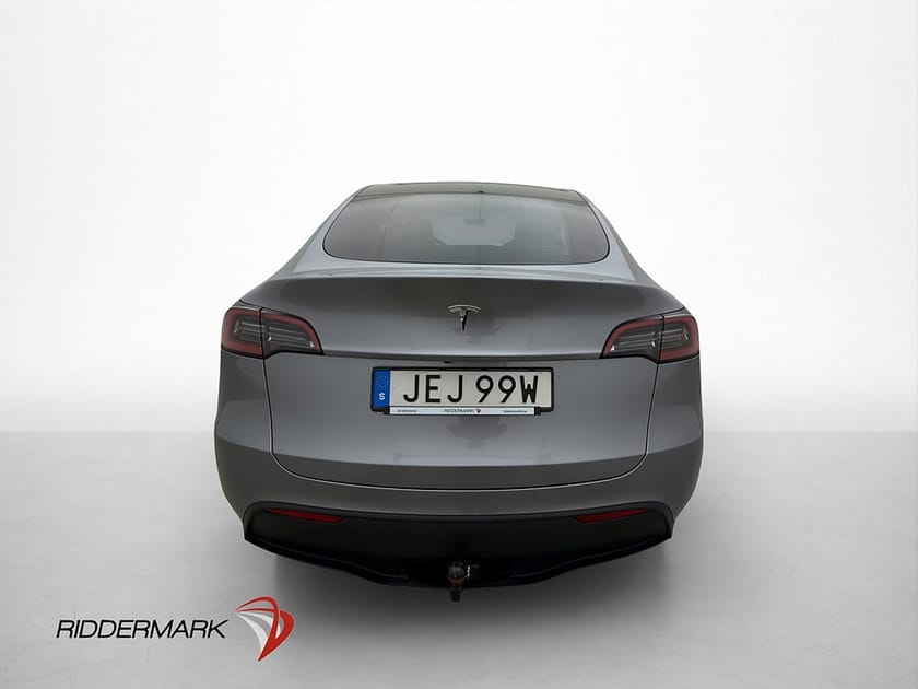 Bild 4 av Tesla Model Y Standard Range RWD Pano Drag Autopilot Svensksåld