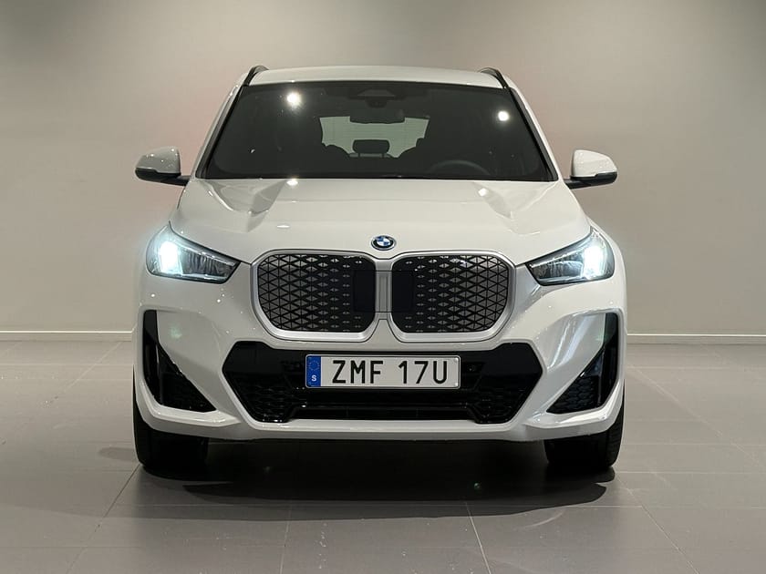 Bild 2 av BMW iX1 eDrive20 M Sport Active Edition Drag Rattvärme 20"