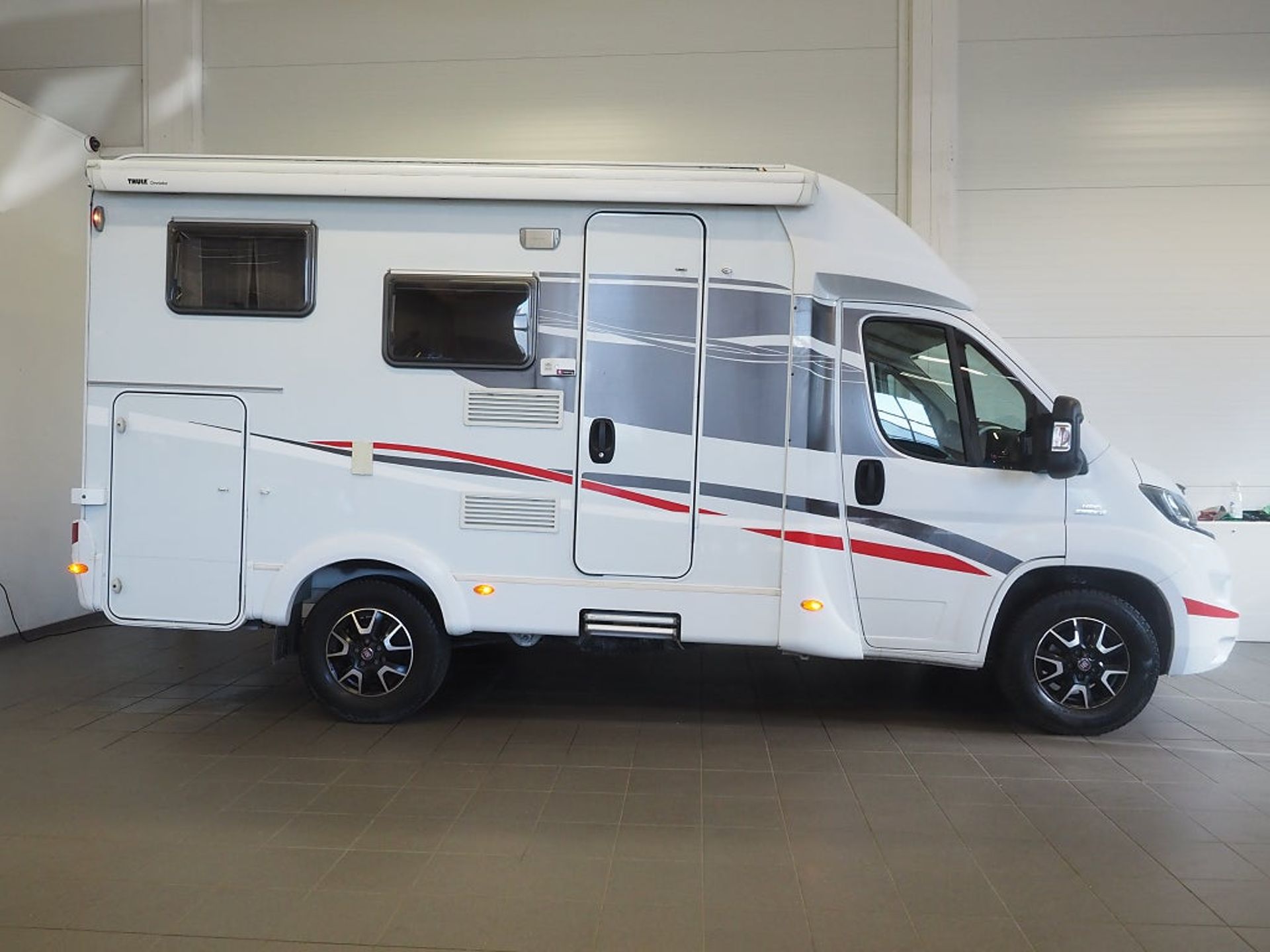 Capron Campervan Fiat 2.3 MultiJet 2016, bild 3/10