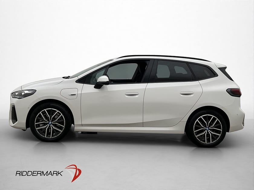 Bild 4 av BMW 230e xDrive Active Tourer 326hk M Sport Drag Pano Kamera
