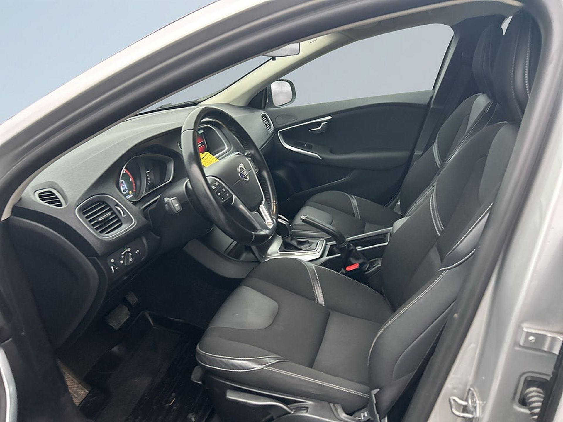 Volvo V40 2016, photo 7/10