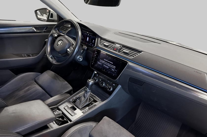 Bild 4 av Škoda Superb Kombi 2.0 TDI 200hk 4x4 Cockpit D-Värmare Drag