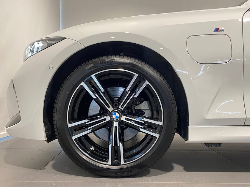 Bild 3 av BMW 330e xDrive Sedan