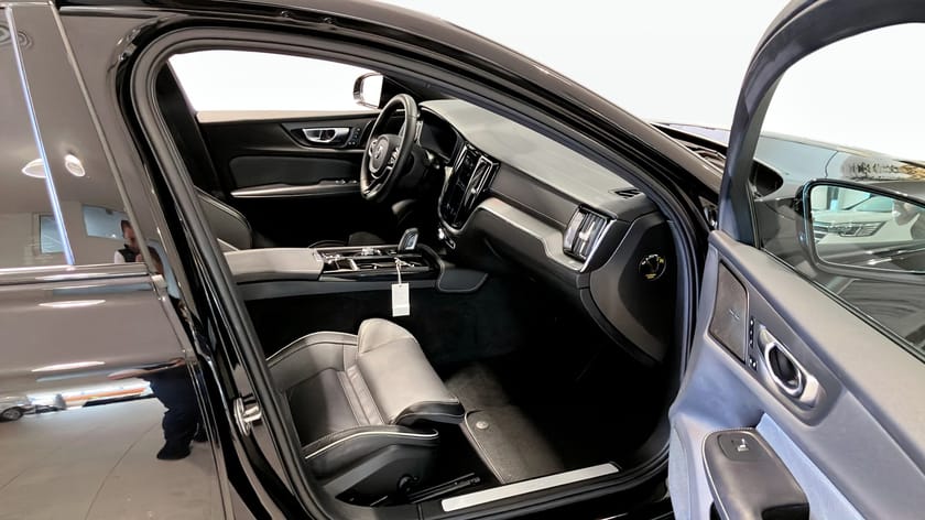 Bild 3 av Volvo S60 Recharge T8 AWD R-Design