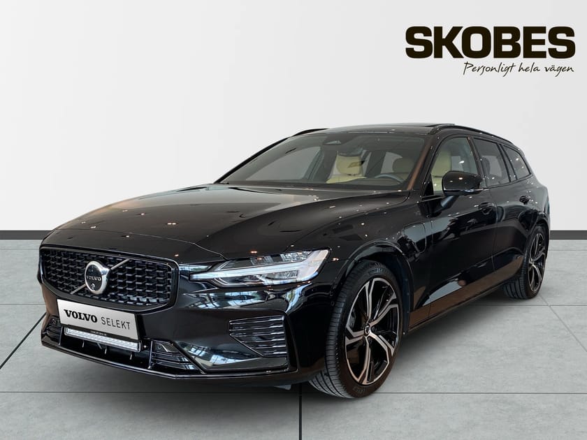 Bild 3 av Volvo V60 T6 Plus Dark Nordic Edition Se utr, B&W, Panorama, vent/massage stolar, Momsbil