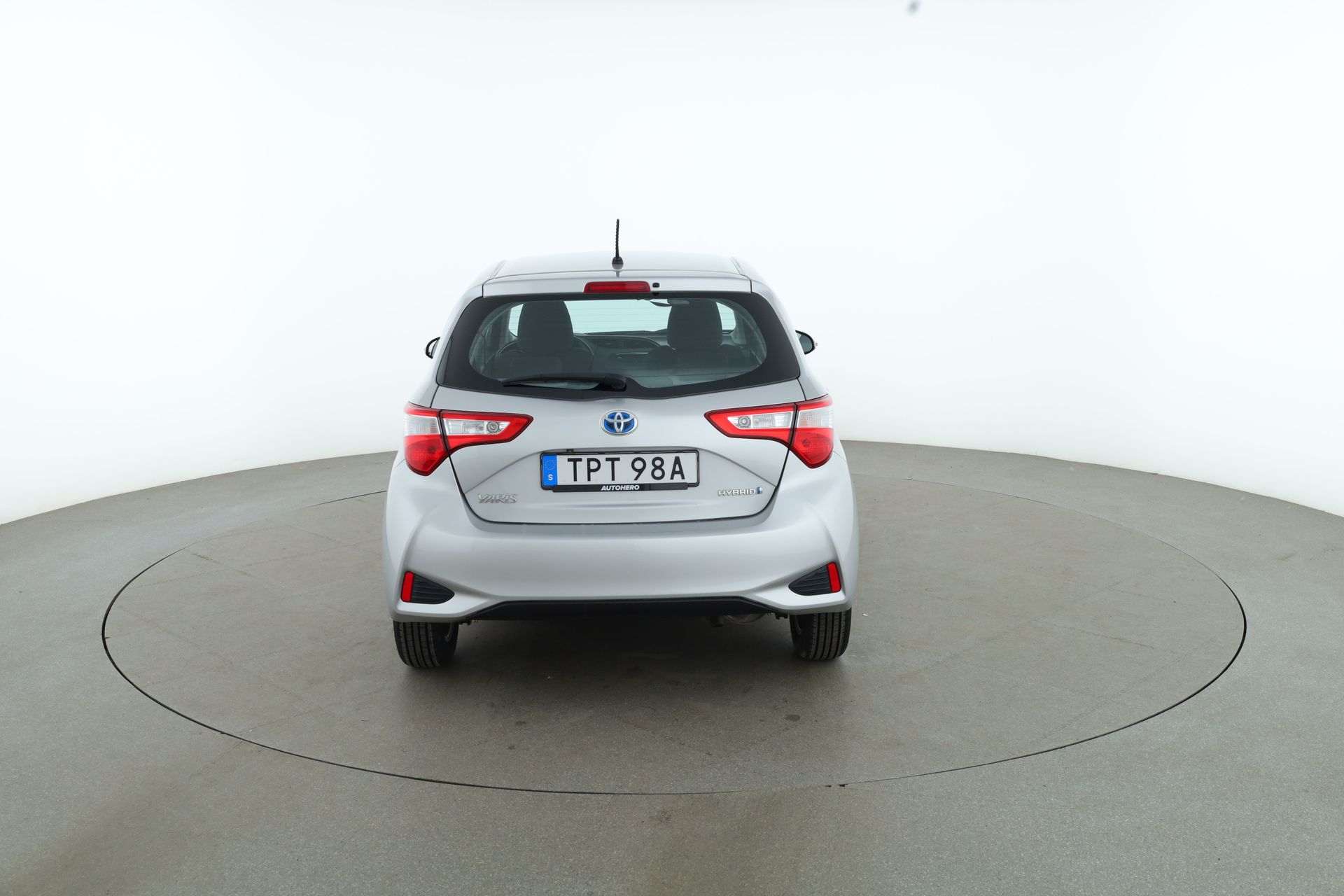 Toyota Yaris Hybrid 2019, bild 4/10