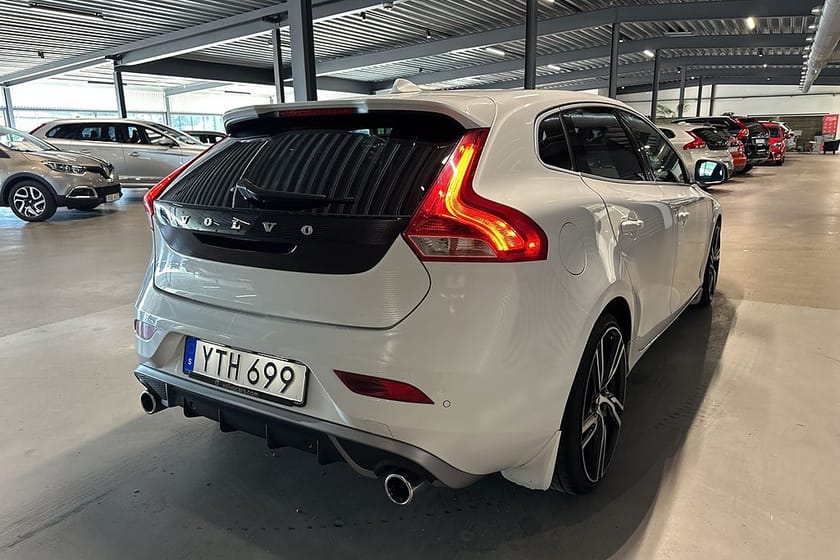 Bild 4 av Volvo V40 T3 R-Design Värmare Navi Keyless BT PDC Euro 6