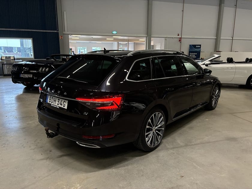 Bild 4 av Škoda Superb iV Kombi Skoda L&K | Pano | Cockpit | Drag