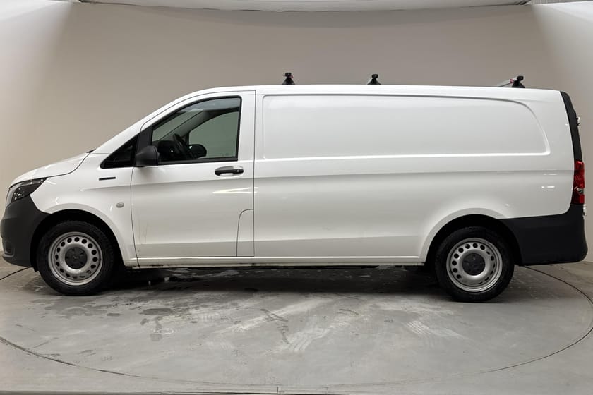 Bild 2 av Mercedes-Benz eVito 111 3.2t Skåp 41kWh W447 (116hk) Verkstadsinredning
