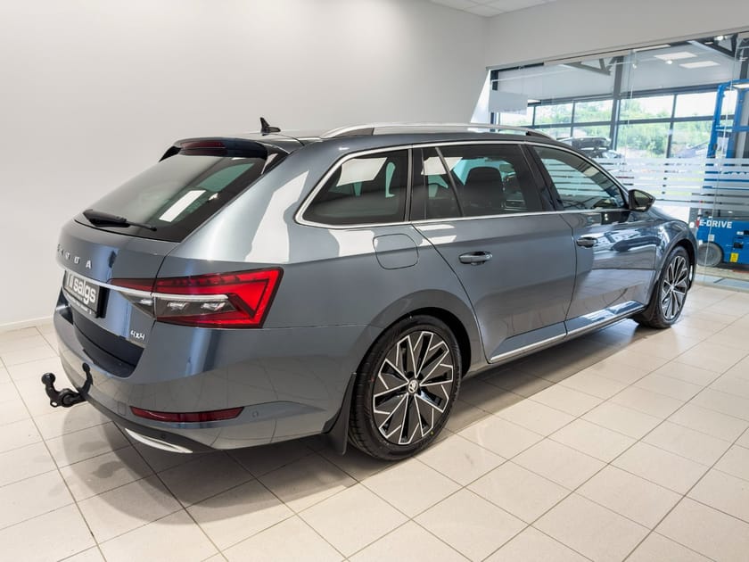 Bilde 3 av Škoda Superb Stasjonsvogn Sup3fl stv l&k d190 dsg4x4kamp