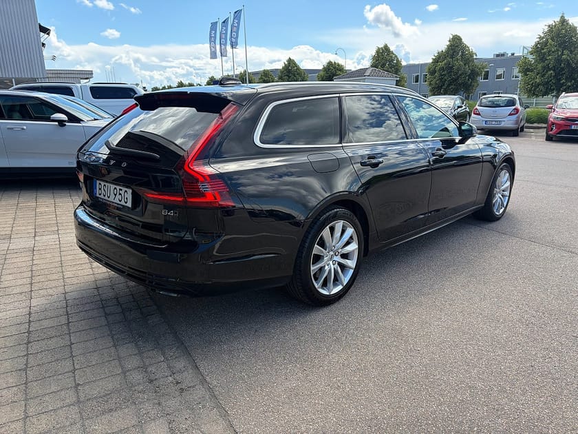 Bild 5 av Volvo V90 B4 AWD Momentum,Drag,Värmare,Backkamera, Nav