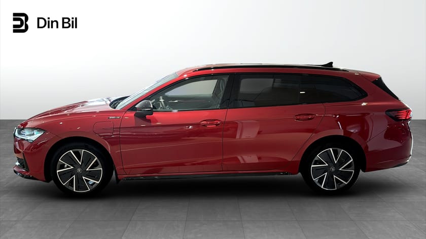 Bild 2 av Škoda Superb iV Kombi COMBI SPORTLINE 204hk DSG