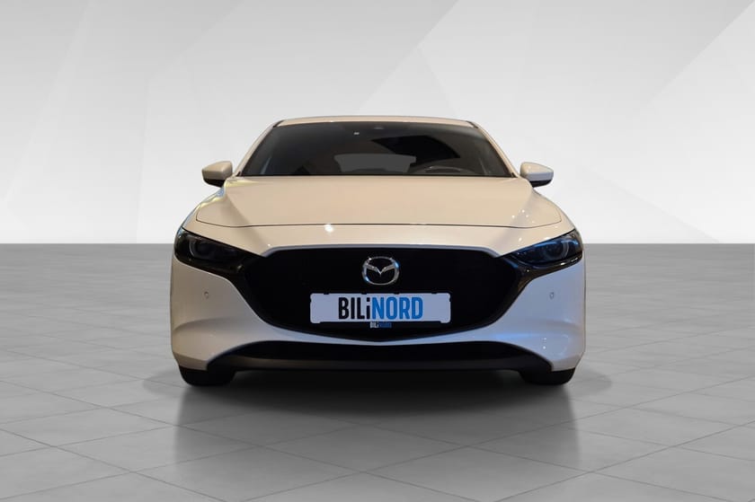 Bilde 2 av Mazda 3 Hatchback 2,0 186hk MHybrid AWD Cosmo 360, HeadUp, Bose+++