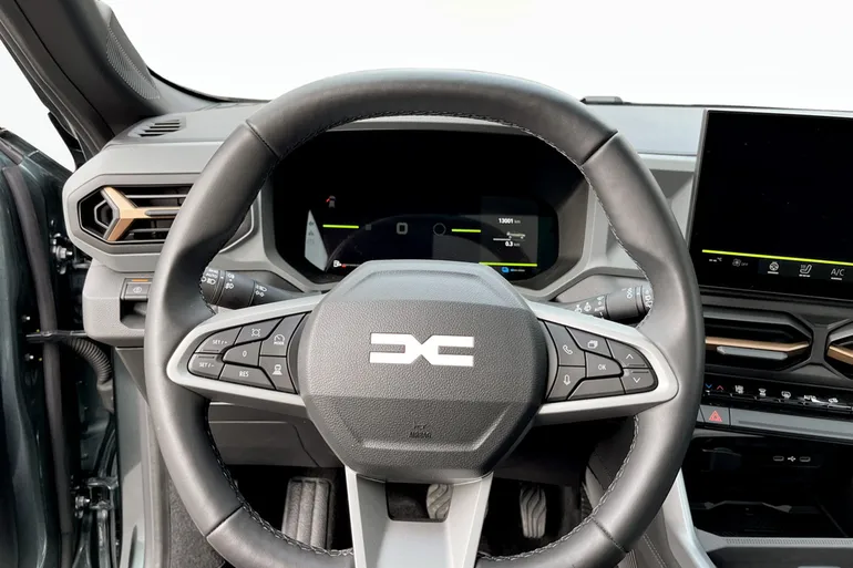 Dacia Bigster Hybrid 155