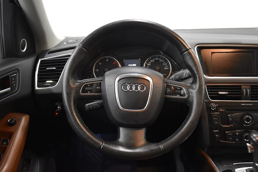Bild 2 av Audi Q5 2.0 quattro D-värm B&O Skinn Dragkrok 170hk