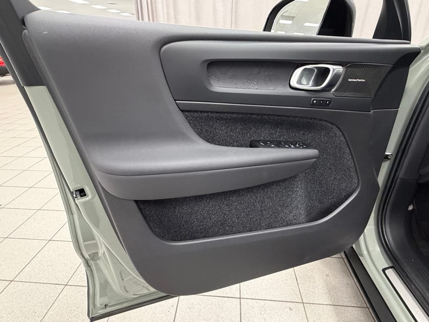 Bild 5 av Volvo C40 Recharge Ultimate | Drag | HarmanKardon