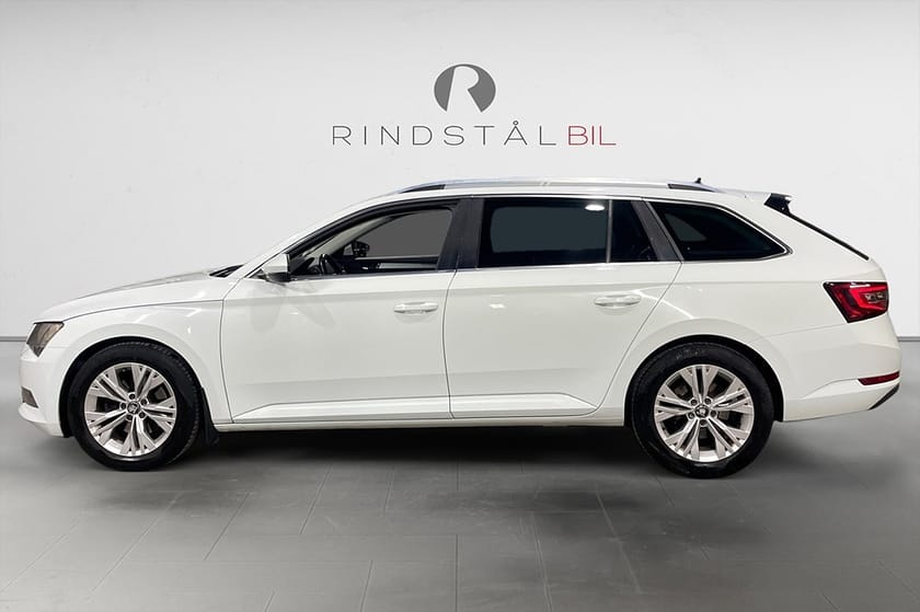 Bild 4 av Škoda Superb Kombi 1.6 TDI 120 HK AMBITION PDC M&K CARPLAY 12500MIL 17"